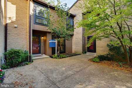3135 Readsborough Ct Fairfax, VA 22031