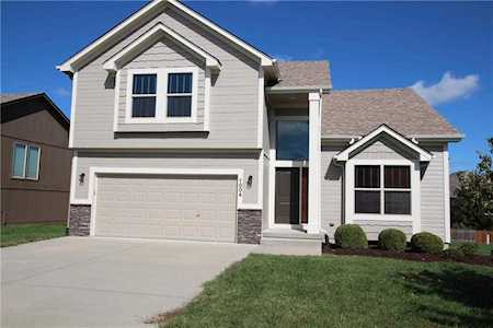 1004 Eve Orchid Dr Greenwood, MO 64034