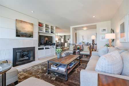 2148 W 2nd Avenue #301 Vancouver, BC V6K 1H6