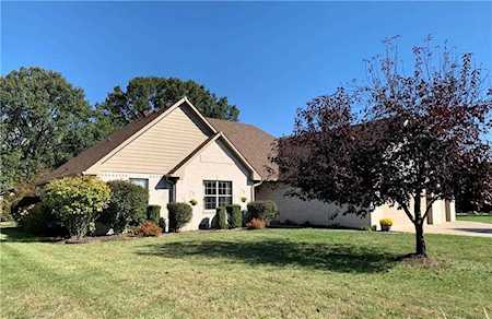 4932 W Cedar Creek Drive New Palestine, IN 46163