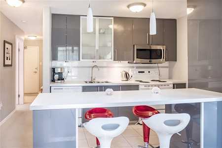 1340 Duchess Avenue #407 West Vancouver, BC V7T 1H6