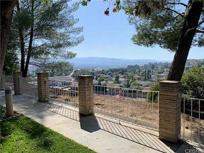 26861 Avenida Terraza Saugus, CA 91350