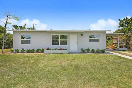 6475 Mackinac Road Lake Worth, FL 33462