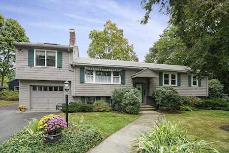 210 Dudley Ln Milton, MA 02186