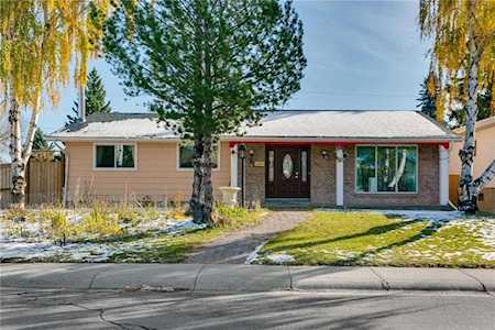 5470 Silverdale Drive NW Calgary, AB T3B 3M8