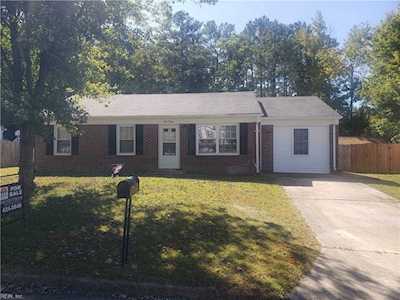 930 Red Oak Circle Newport News, VA 23608
