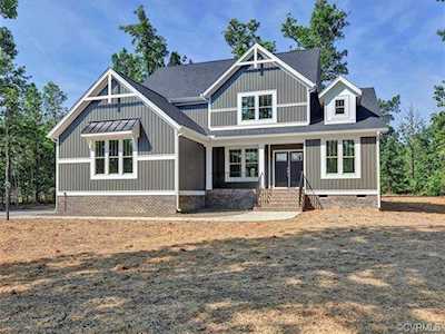 9113 Officer Ln Ashland, VA 23005