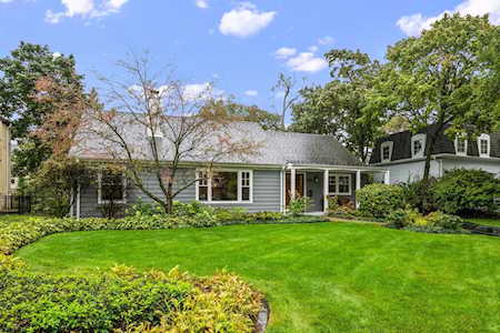 1405 Berkley Ct Deerfield, IL 60015