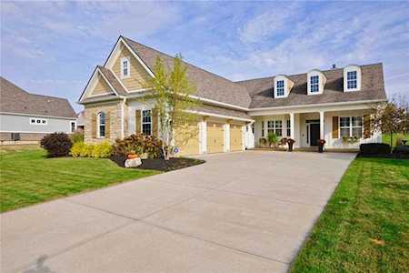 11516 Golden Willow Drive Zionsville, IN 46077