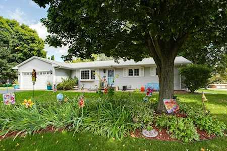 9517 Brunswick Circle Bloomington, MN 55438