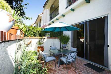 10030 Owensmouth Avenue #5 Chatsworth, CA 91311