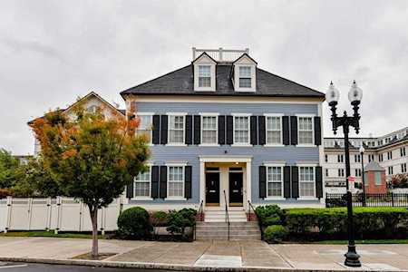 90 Constitution Rd #90 Boston, MA 02129