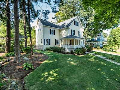 31 Hillcrest Road Reading, MA 01867