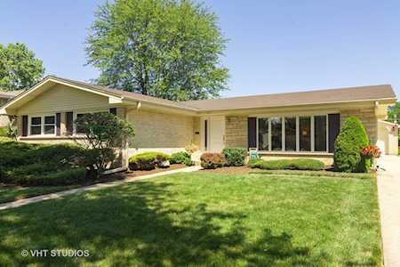 1911 N Burke Dr Arlington Heights, IL 60004