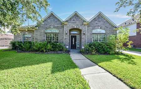 2607 Sunrise Harbor Ln Pearland, TX 77584