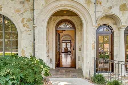 5924 Waggoner Drive Dallas, TX 75230