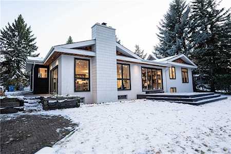 620 Wilderness Drive SE Calgary, AB T2J 1Z2