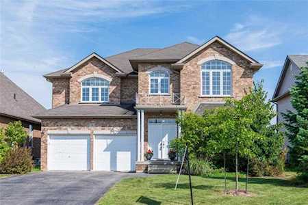 34 Hornak Rd Smithville, ON L0R 2A0