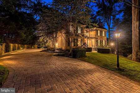 916 Mackall Ave Mclean, VA 22101