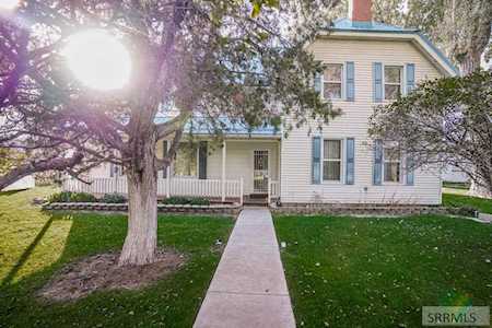 3765 N Main Street Iona, ID 83427