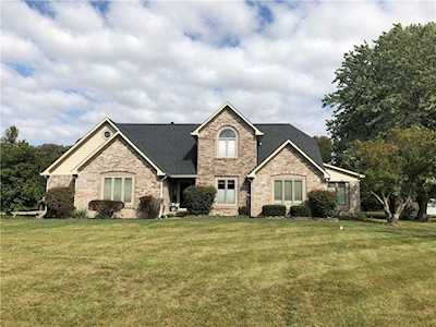 7620 W Oakwood Court New Palestine, IN 46163
