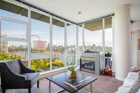 633 Kinghorne Mews #1007 Vancouver, BC V6Z 3H3