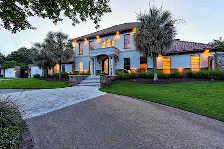 696 Garden Court Southlake, TX 76092