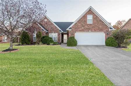 5525 Raintree Ridge Jeffersonville, IN 47130