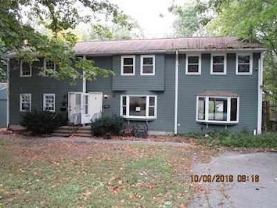 14 Warwick St Auburn, MA 01501