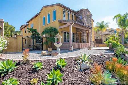 1843 Shadetree Dr San Marcos, CA 92078