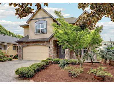 1828 SE Main St Portland, OR 97214