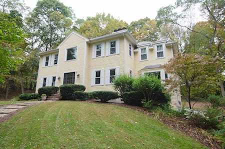 3 Packard Ln Chelmsford, MA 01824