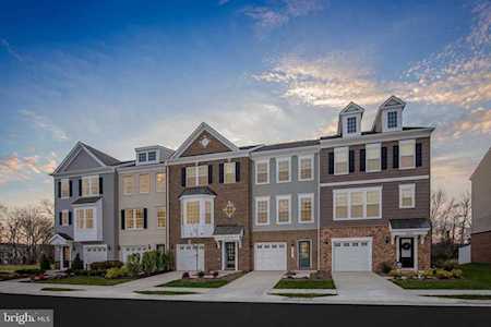 8772 Elsing Green Dr Manassas, VA 20112