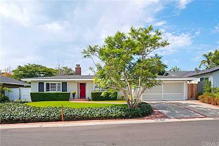 243 Hill Place Costa Mesa, CA 92627