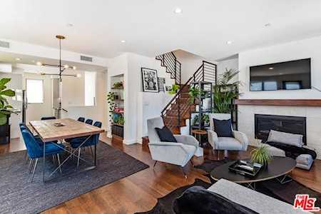 146 1/2 S Hayworth Avenue Los Angeles, CA 90048