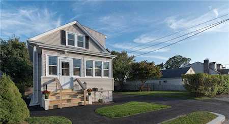 104 Arlington ST East Providence, RI 02914