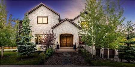 163 Posthill Drive SW Calgary, AB T3H 0J1