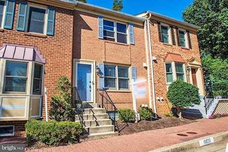 846 Frederick St Arlington, VA 22205
