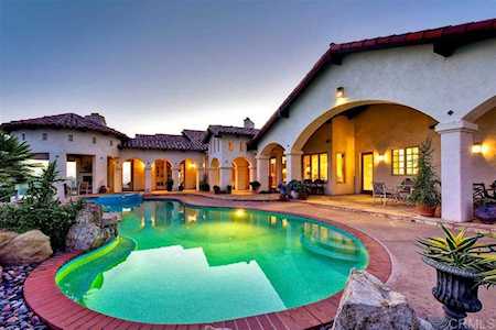 30301 Calle La Reina Bonsall, CA 92003