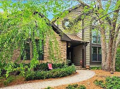 2451 E Walden Ln Arlington Heights, IL 60004
