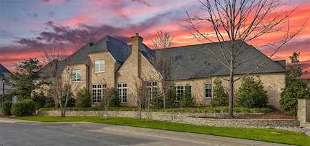 32 Fawn Wood Drive Dallas, TX 75248