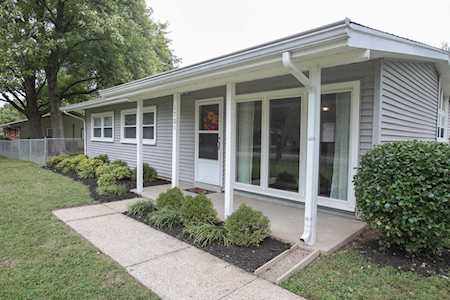 1701 Brentmoor Ln Louisville, KY 40223