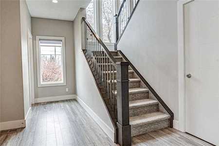 154 Holly Street NW Calgary, AB T2K 2H2