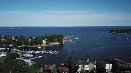 8 Hilltop Dr Rye Town, NY 10573
