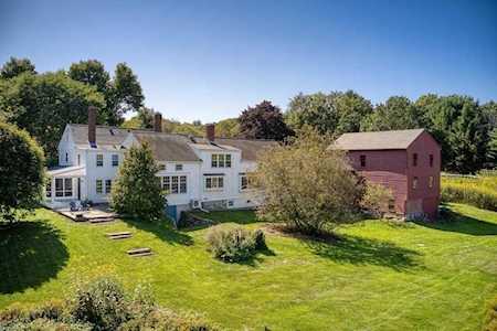 498 Strawberry Hill Rd Concord, MA 01742