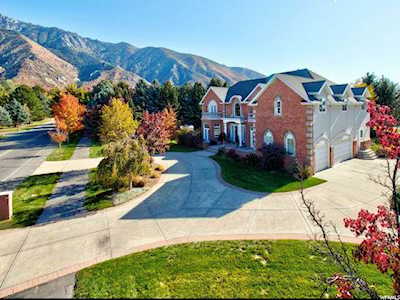 2296 E Pepperwood Dr Sandy, UT 84092