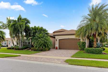 8712 Eagle Peak Boynton Beach, FL 33473
