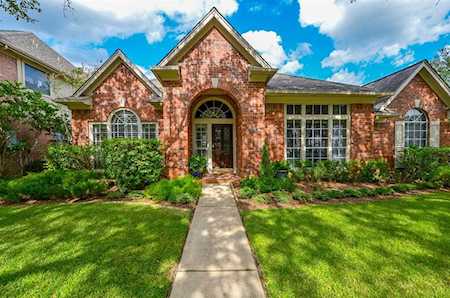 4906 Magnolia Run Dr Sugar Land, TX 77478