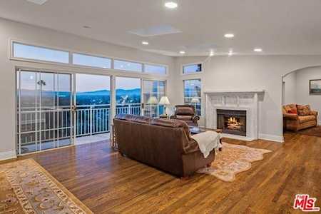 4164 Knobhill Drive Sherman Oaks, CA 91403