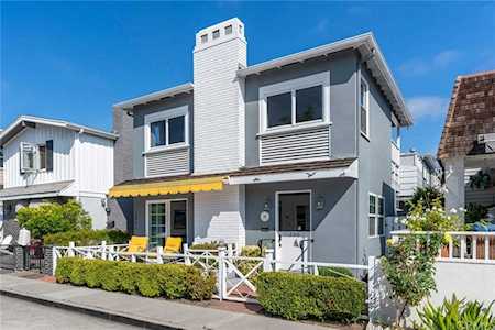206 Diamond Avenue Newport Beach, CA 92662